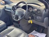 Used Chrysler Voyager 2005 Green MPV