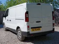 New Renault Trafic 2025 Solid  glacier white MPV