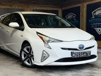 Used Toyota Prius Business Edition 122 HP (89 kW) 2016 White Hatchback
