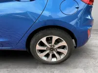 Usado Ford Fiesta Trend 95 CV (69 kW) 2020 Azul Utilitario
