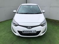 Used Hyundai i20 Active 75 HP (55 kW) 2013 White Hatchback
