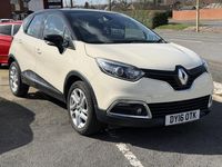 Used Renault Captur Dynamique 90 HP (66 kW) 2016 White SUV