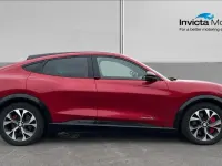 Gebraucht Ford Mustang Mach-E Extended Range 258 kW (351 PS) 2022 Rot SUV