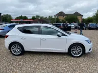 Used Seat Leon SE Dynamic 115 HP (84 kW) 2020 White Hatchback