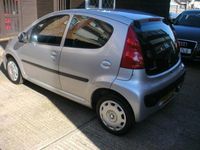 Begagnad Peugeot 107 68 HK (50 kW) 2009 Silver Halvkombi