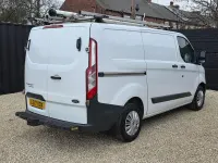 Used Ford Transit Custom 105 HP (77 kW) 2017 White Van