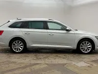 Gebraucht Skoda Superb SE Technology 160 PS (117 kW) 2023 Weiß Kombi