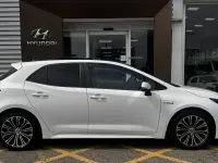 Used Toyota Corolla Design 122 HP (89 kW) 2020 White Hatchback
