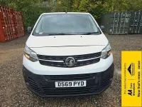 Usado Vauxhall Vivaro Edition 100 HP (73 kW) 2019 Branco Monovolume