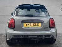Usado Mini Cooper Hatch 134 CV (98 kW) 2021 Gris Utilitario