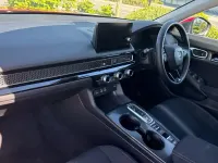 Begagnad Honda Civic Elegance 143 HK (105 kW) 2024 Röd Halvkombi
