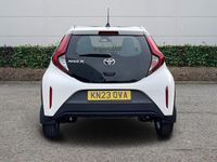 Used Toyota Aygo X PURE 72 HP (52 kW) 2023 White SUV