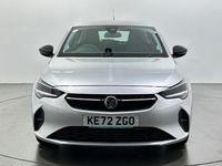 Usado Vauxhall Corsa Design Edition 101 HP (74 kW) 2023 Cinzento Citadino