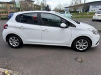 Used Peugeot 208 Active 82 HP (60 kW) 2017 White Hatchback