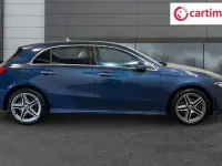 Begagnad Mercedes A250 AMG Line Premium Plus 2020 Blå Halvkombi