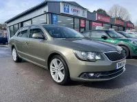 Gebraucht Skoda Superb Elegance 150 PS (110 kW) 2016 Grün Kleinwagen