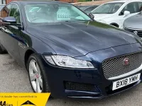 Usado Jaguar XF Portfolio 180 HP (132 kW) 2018 Azul Sedan