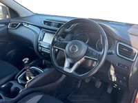 Used Nissan Qashqai Acenta Premium 115 HP (84 kW) 2018 Red SUV