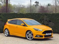 Used Ford Focus ST 250 HP (183 kW) 2016 Yellow Hatchback