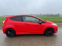 Used Ford Fiesta Zetec 2016 Red Hatchback