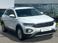 Used VW T-Roc Life 150 HP (110 kW) 2023 Pure white SUV