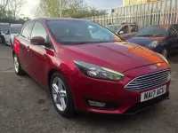 Usado Ford Focus Zetec 2017 Vermelho Citadino