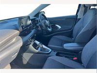 Used Toyota Yaris Hybrid Design 116 HP (85 kW) 2023 Blue Hatchback