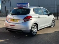 Gebraucht Peugeot 208 Active 2017 Silber Kleinwagen