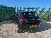 Begagnad Vauxhall Astra SRi 2012 Svart Halvkombi