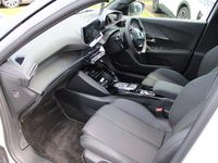 Used Peugeot 2008 GT 134 HP (98 kW) 2025 White SUV