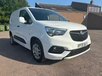 Usado Vauxhall Combo Sportive 100 HP (73 kW) 2020 Branco Monovolume