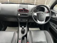 Begagnad MG MG3 2015 Svart Halvkombi