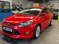 Used Ford Focus Zetec 180 HP (132 kW) 2014 Red Hatchback