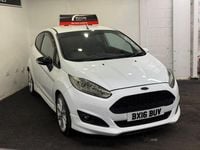Used Ford Fiesta Zetec 95 HP (69 kW) 2016 White Hatchback