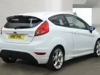 Used Ford Fiesta Zetec 2011 White Hatchback