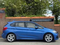 Begagnad BMW 218 M Sport 140 HK (102 kW) 2018 Blå Minibuss
