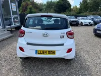 Used Hyundai i10 SE 67 HP (49 kW) 2014 White Hatchback