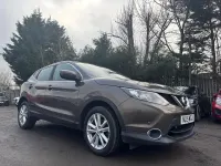 Używany Nissan Qashqai Acenta 110 KM (80 kW) 2015 Beżowy SUV