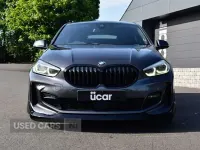 Begagnad BMW M135 M Performance 2021 Grå Halvkombi