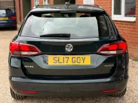 Used Vauxhall Astra SRi 150 HP (110 kW) 2017 Green Estate