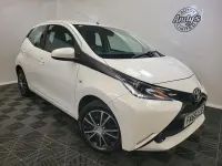 Used Toyota Aygo X-play 69 HP (50 kW) 2016 White Hatchback