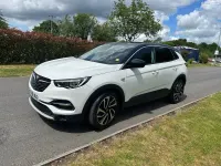 Used Vauxhall Grandland X Elite 130 HP (95 kW) 2018 White SUV