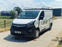 Used Vauxhall Vivaro 95 HP (69 kW) 2019 White MPV