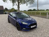 Used Ford Focus ST 250 HP (183 kW) 2016 Blue Hatchback