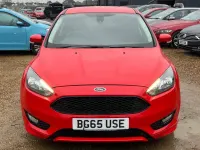 Used Ford Focus Zetec 125 HP (91 kW) 2015 Red Hatchback