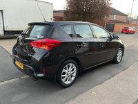 Used Toyota Auris 132 HP (97 kW) 2013 Black Hatchback