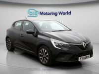 Used Renault Clio V Iconic 140 HP (102 kW) 2022 Black Hatchback