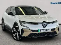 Used Renault Megane E-Tech Iconic 160 kW (218 HP) 2022 White/black Hatchback