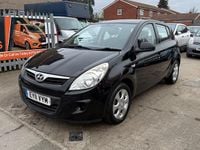 Used Hyundai i20 Comfort 77 HP (56 kW) 2011 Black Hatchback