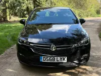 Second-hand Vauxhall Astra Elite 200 CP (147 kW) 2018 Negru Hatchback